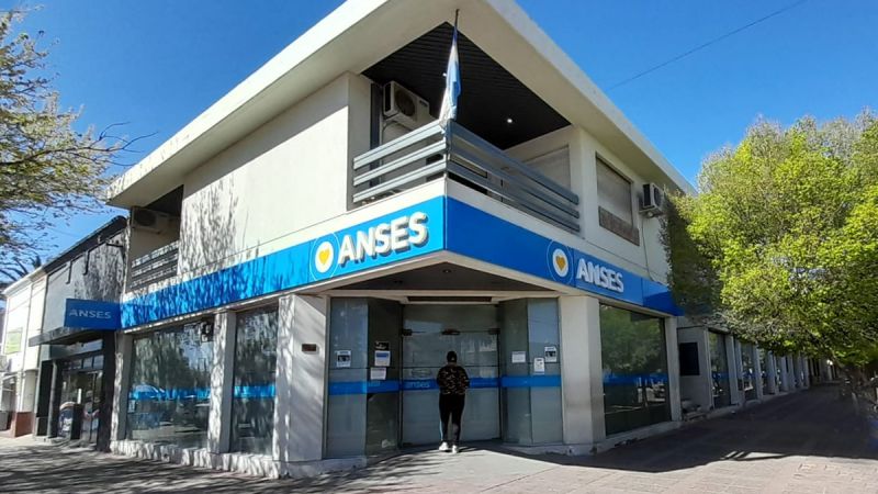 Quiénes cobran este jueves 23 de octubre de 2025